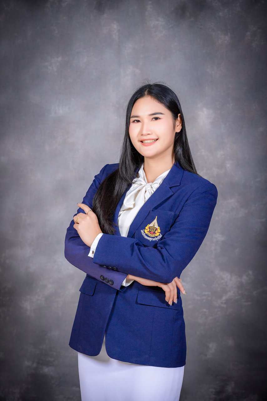 นางสาววริศรา ไชยชนะ