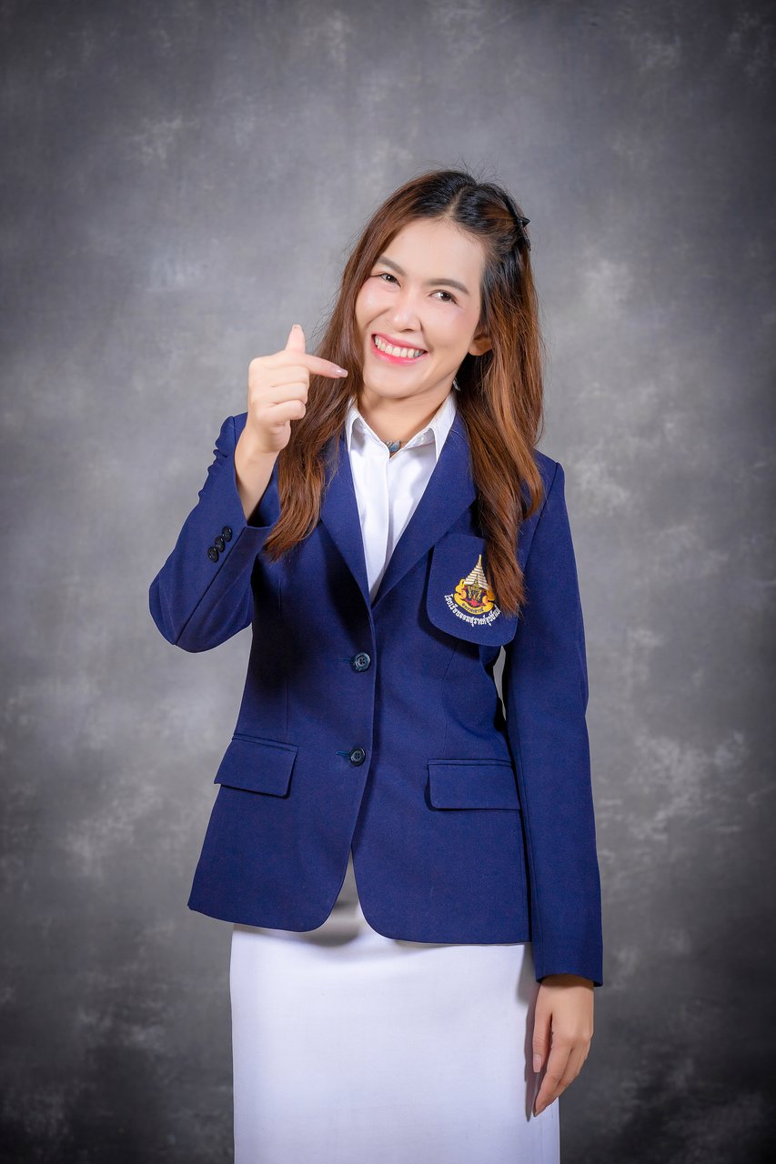 นางสาวกนกวรร ไตรภพ