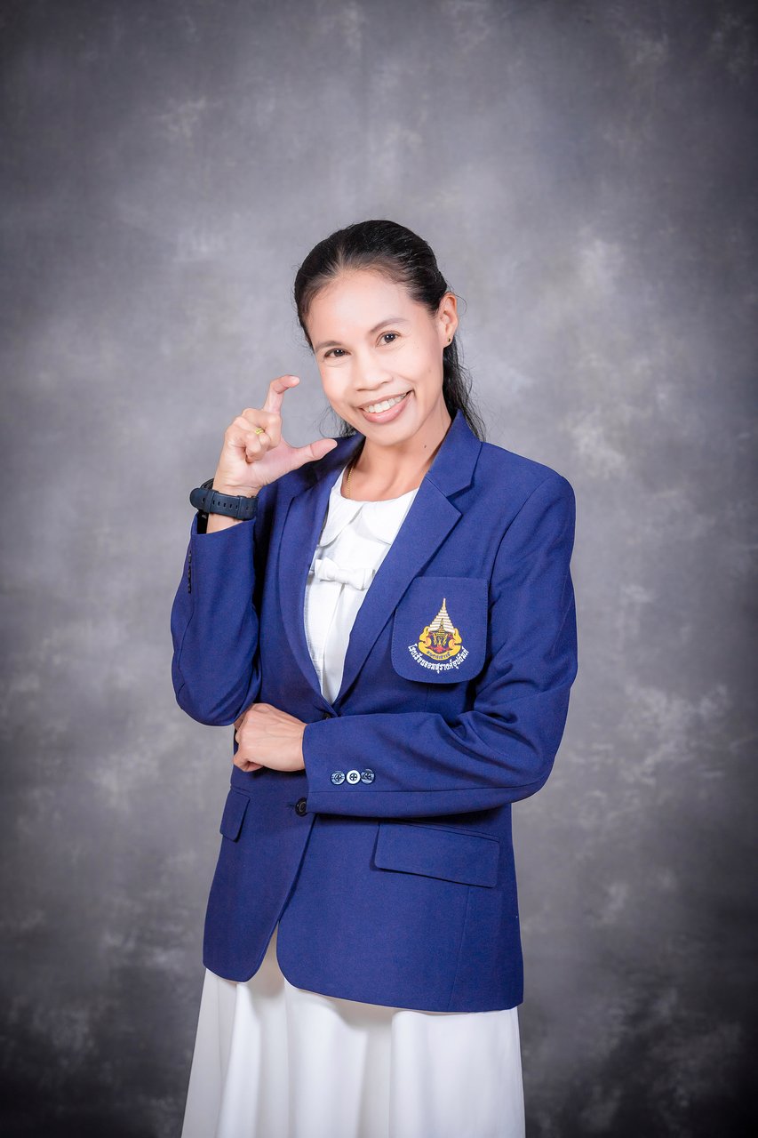 นางสาวปริยาภัทร ศรีทอง