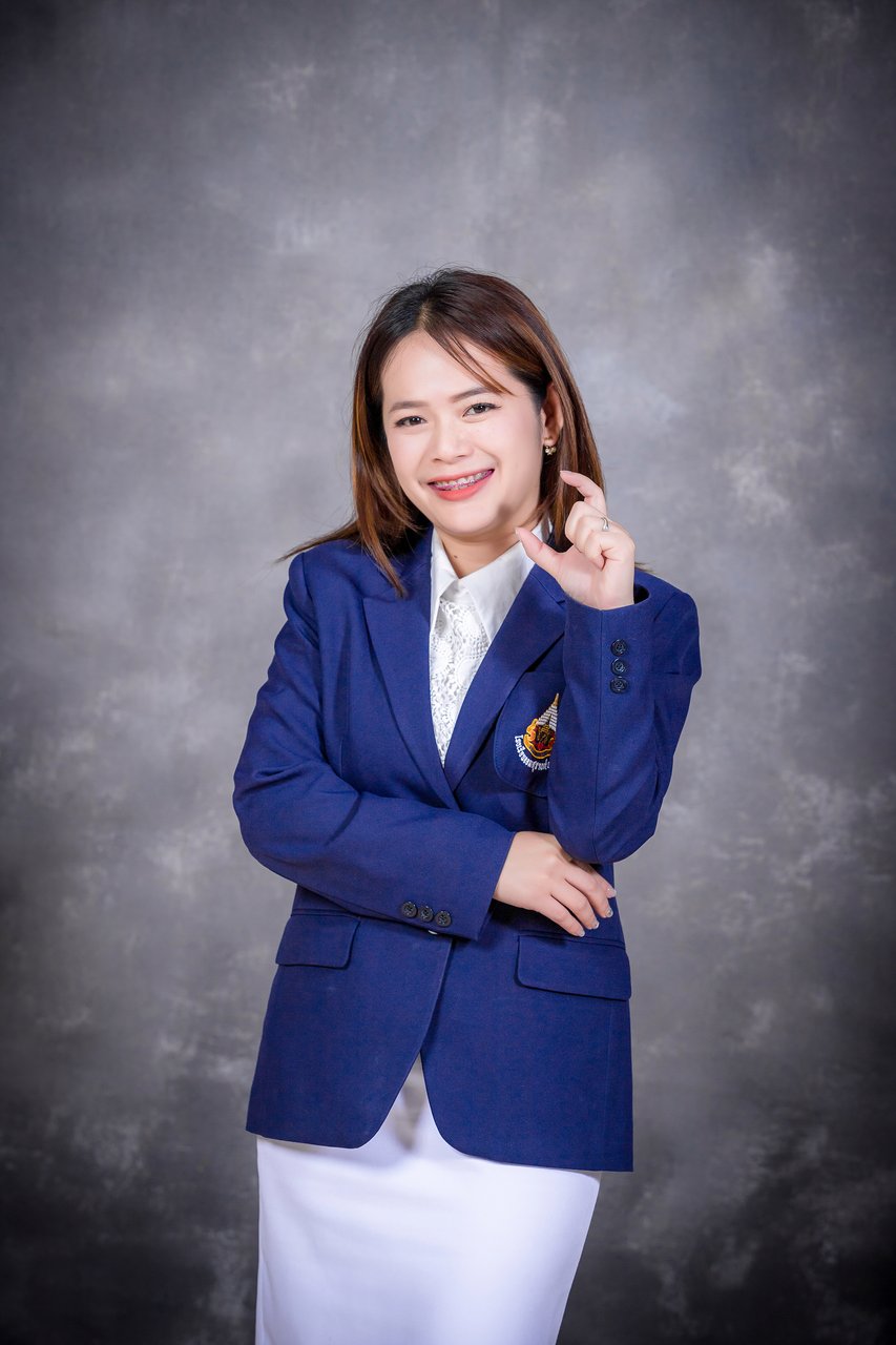 นางสาวณัติกาญน์ นามรัตน์