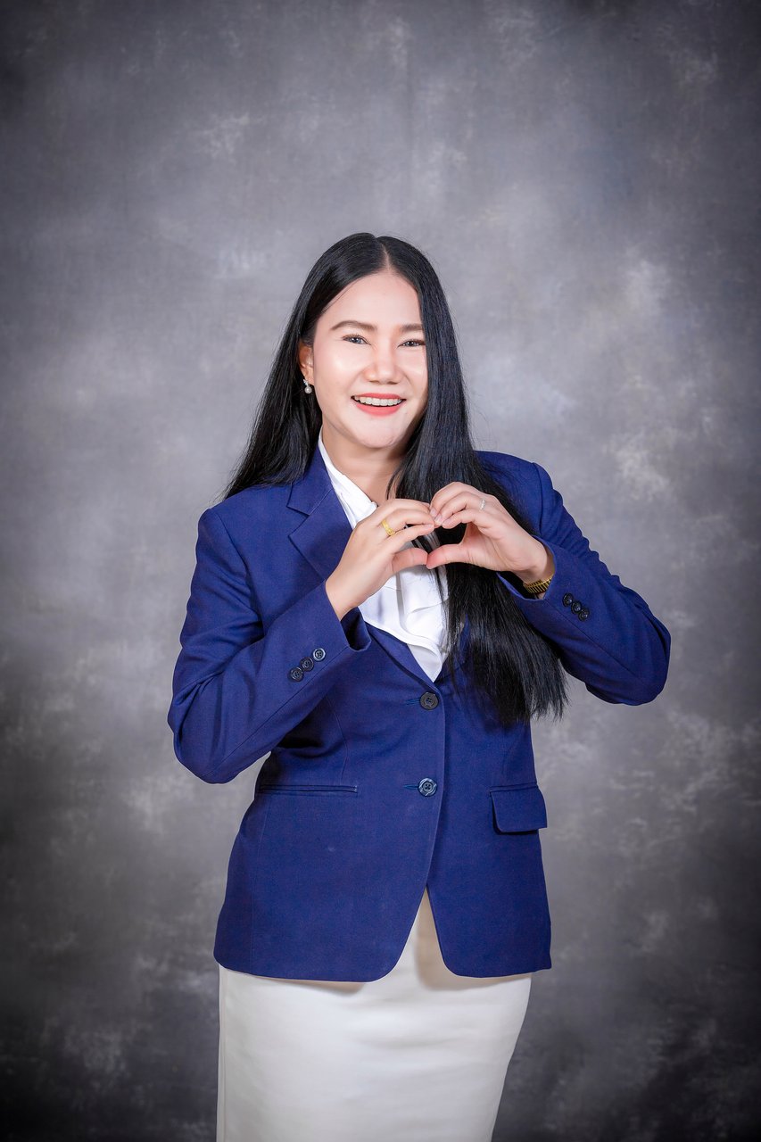 นางธนพร พรรณธนะ