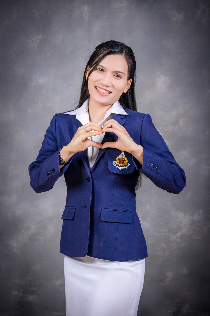 นางสาวอภินุช พรมทา