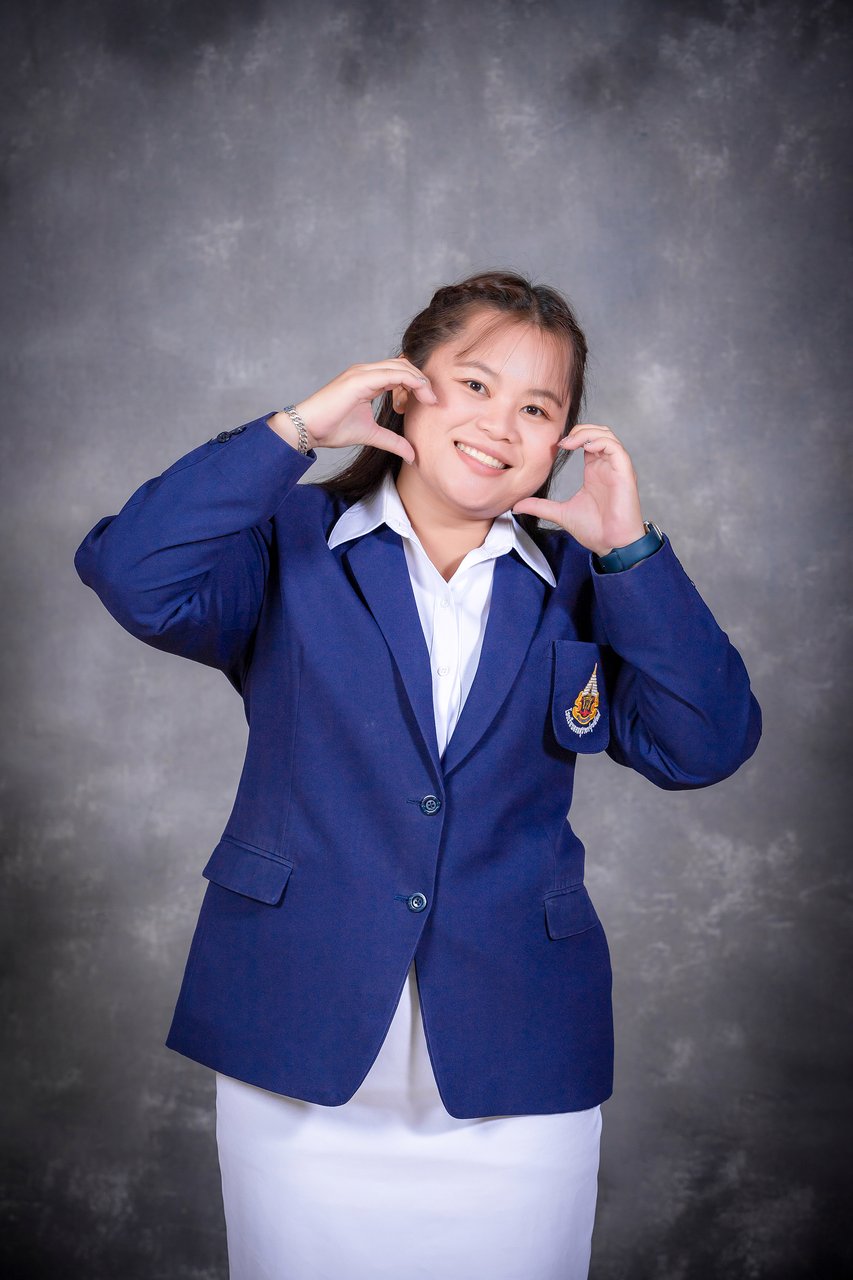 นางสาวนางสาวอุษณีย์ แม่นยำ